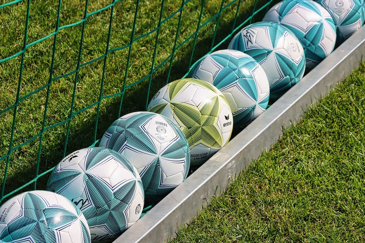 Balls Footballs