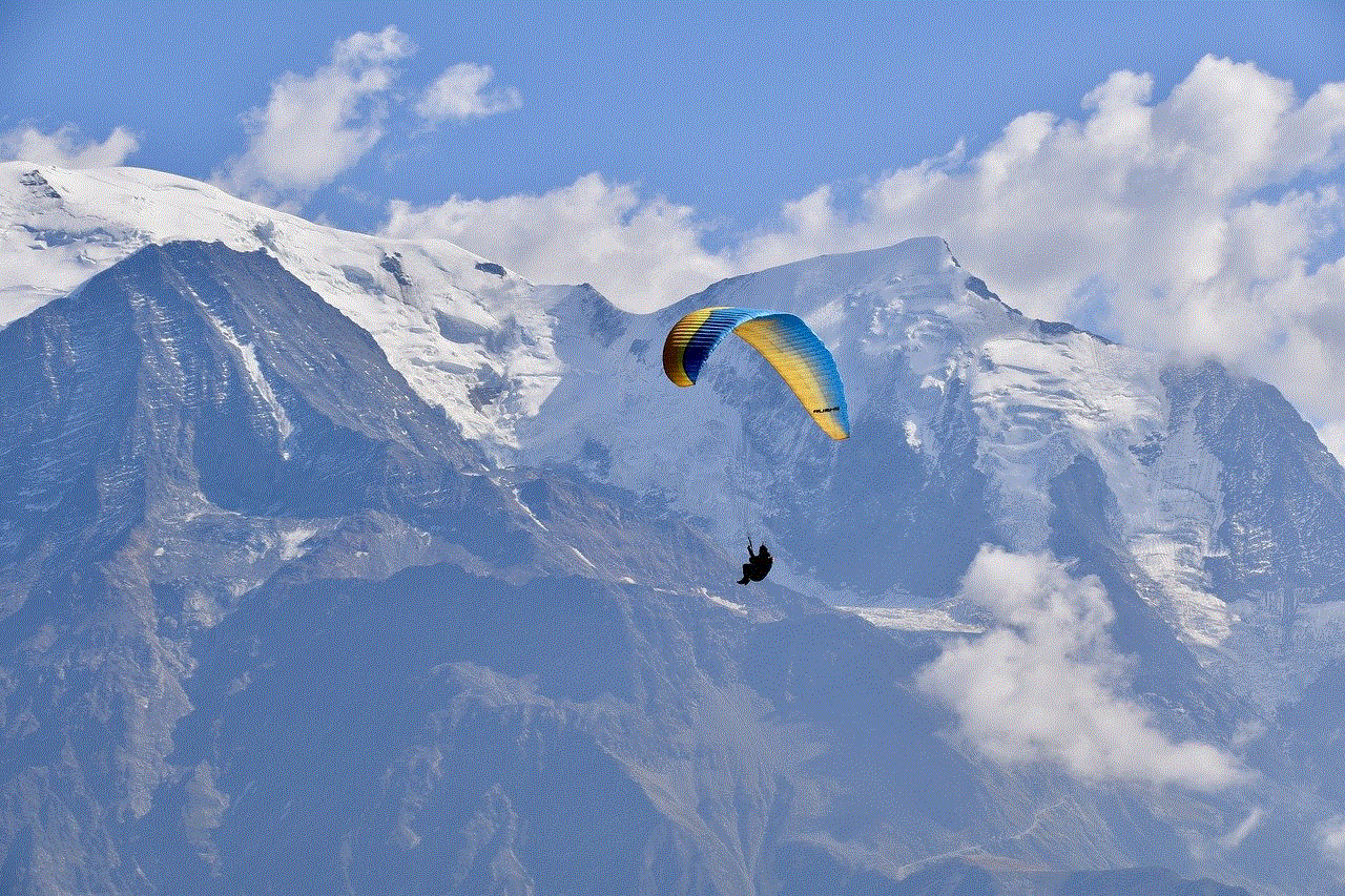 Mountain Paragliding