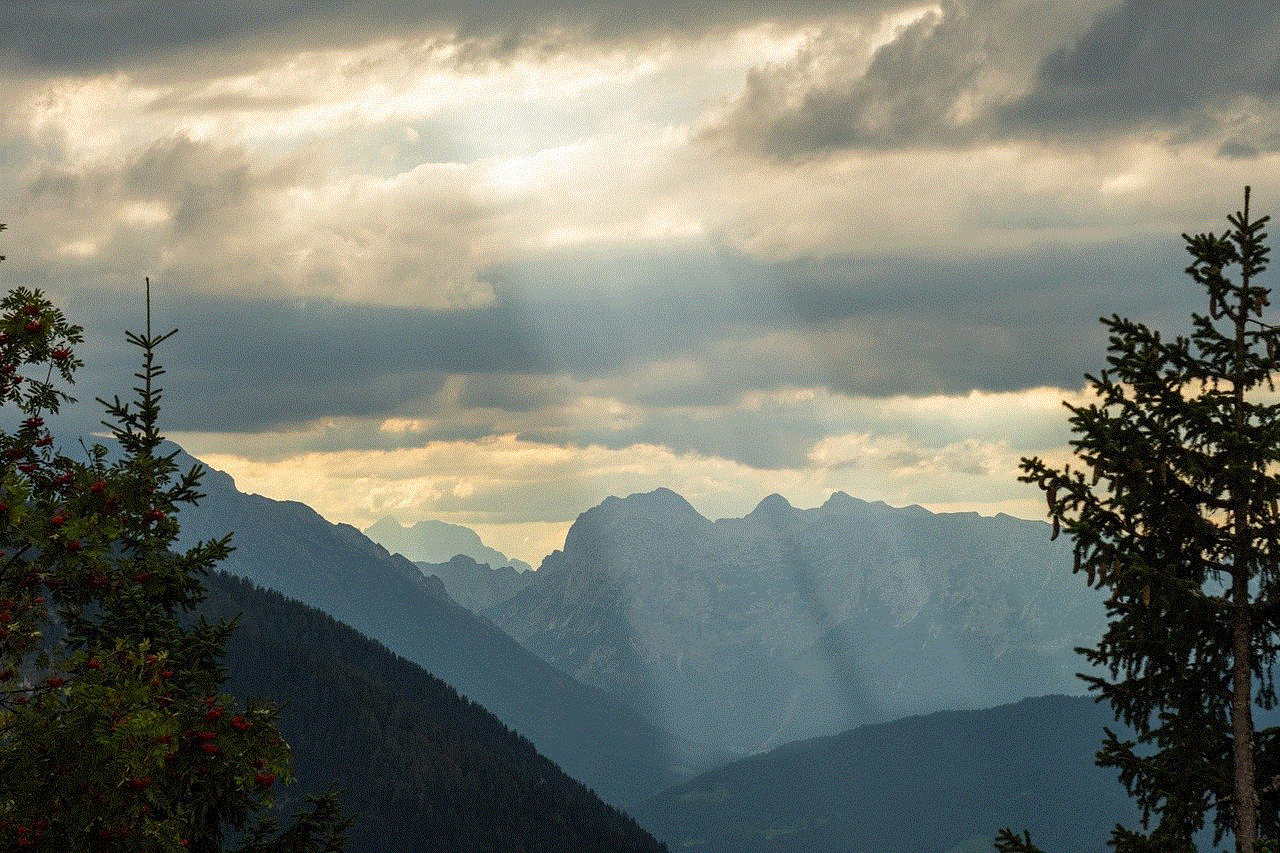 Mountains Light Rays