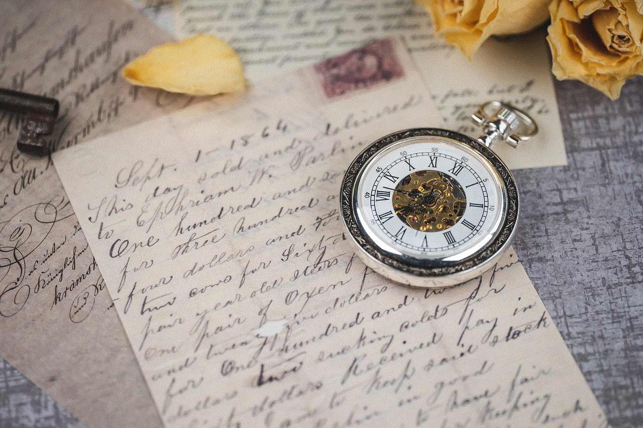 Vintage Pocket Watch 4K Wallpaper