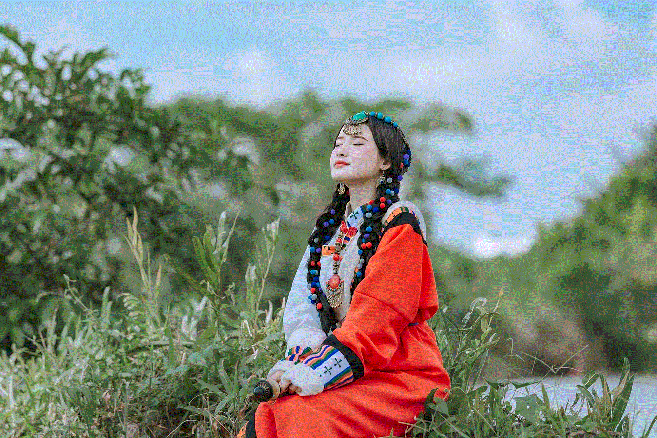 Mongolian Girl Traditional Clothes