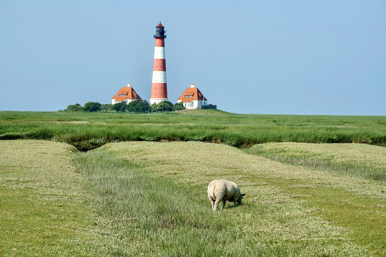 Lighthouse Sea