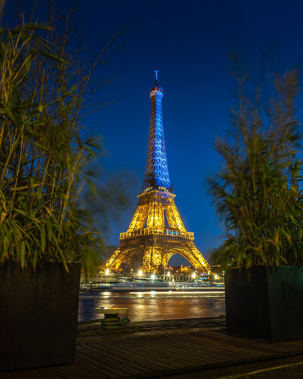 Tourist Attraction Eiffel Tower Tourist Attraction Eiffel Tower