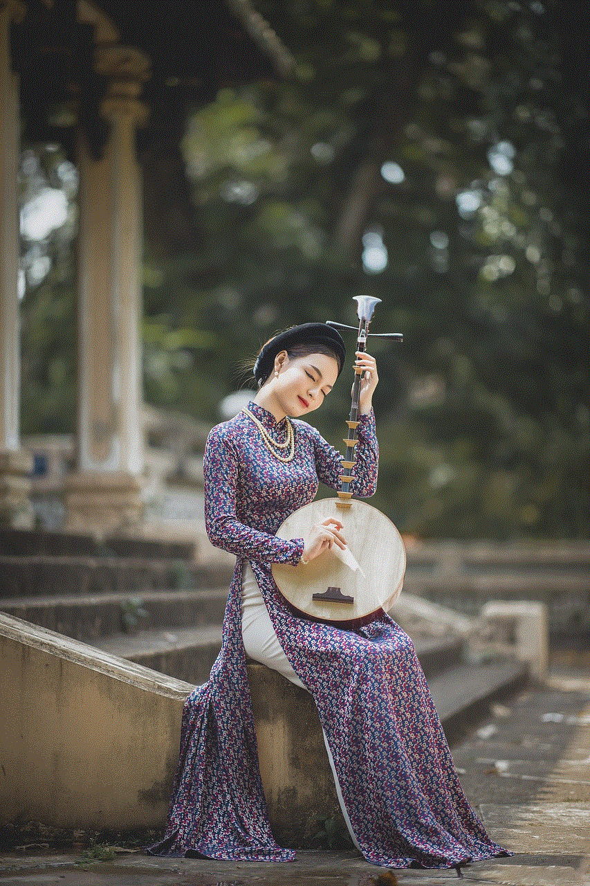 Woman Ao Dai