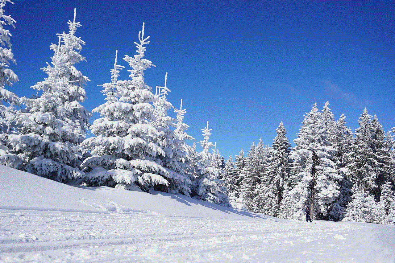 Skiing Trees