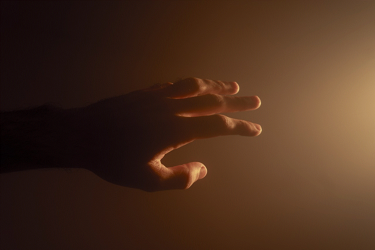 Hand Reach Hand Reach