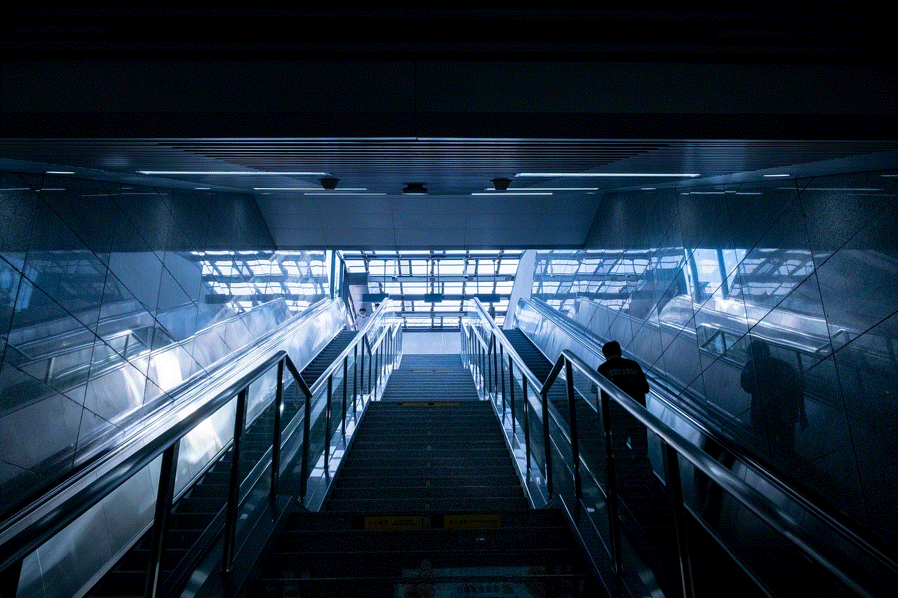 Subway Escalator