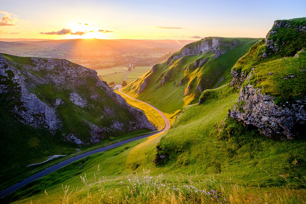 Winnats Pass Peak District