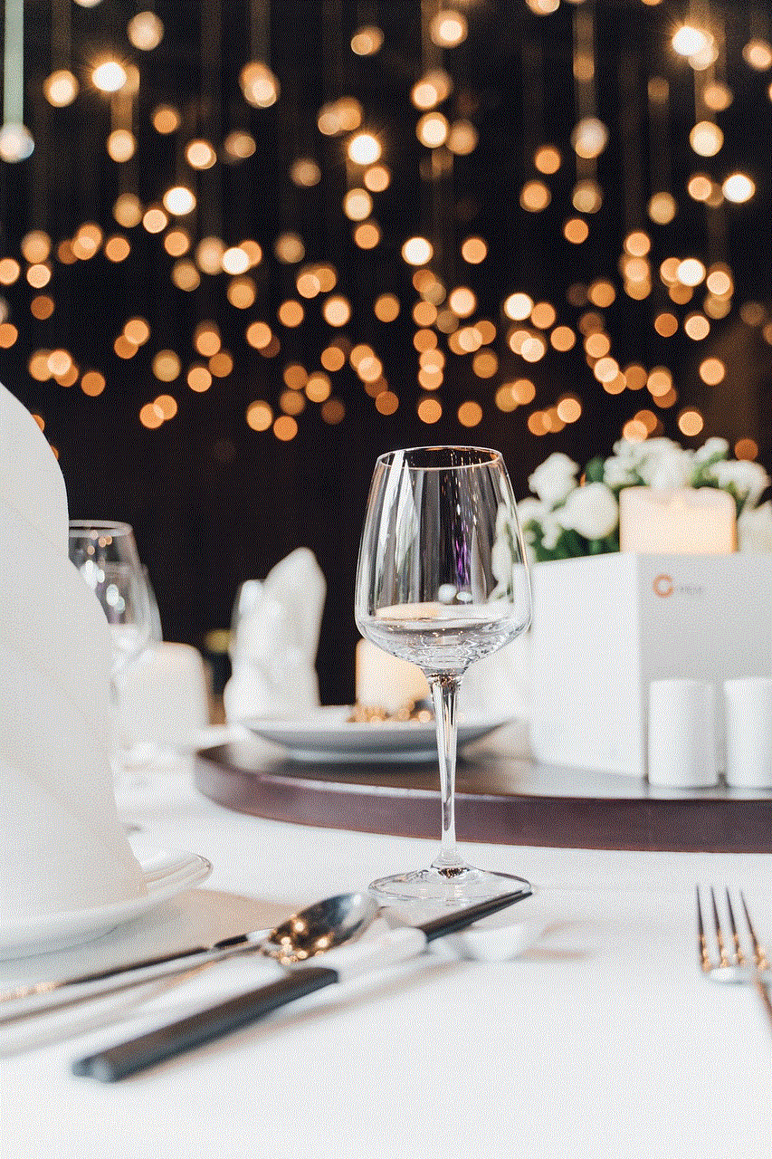 Wine Glass Table Setting