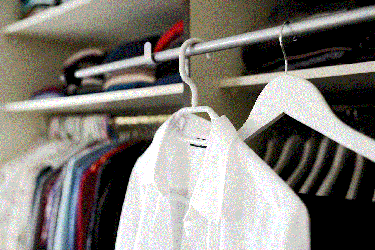 Wardrobe Coat Hanger