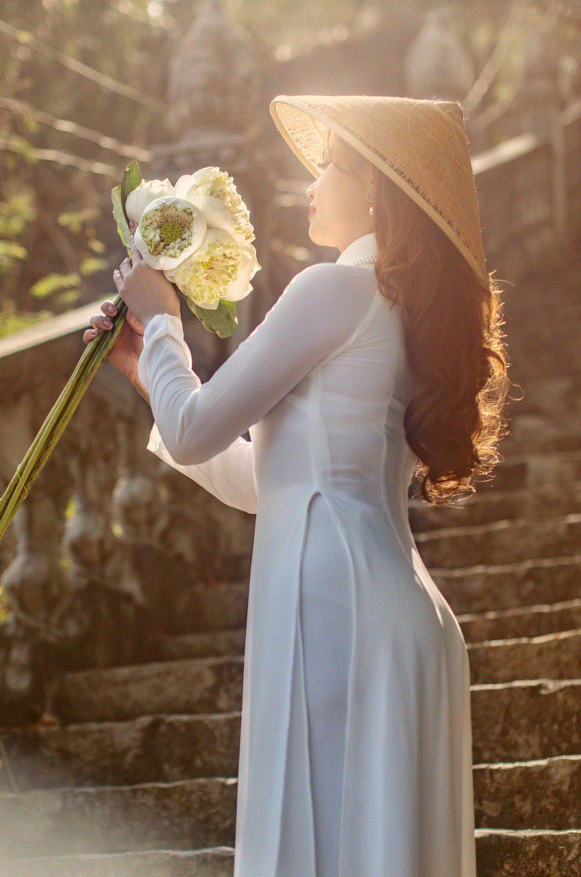 Woman Ao Dai