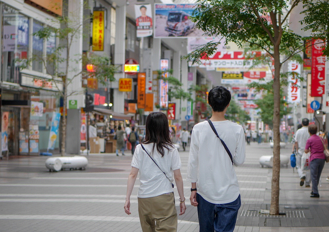 Couple Street