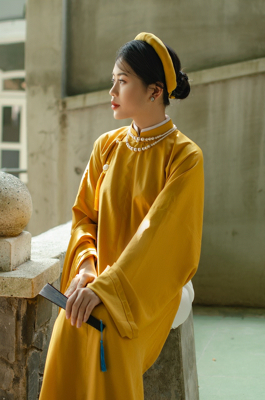 Woman Ao Dai