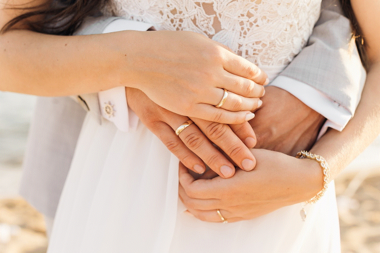 Hand Wedding