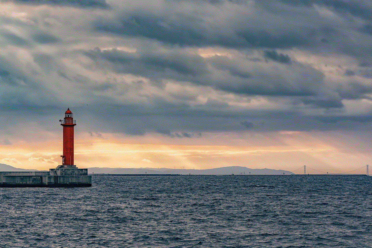 Red Lighthouse Osaka Bay