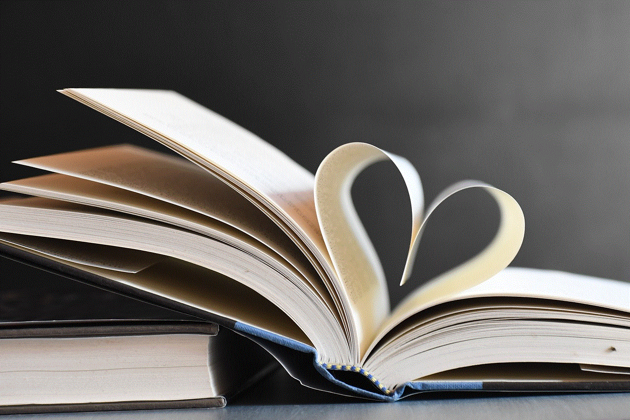 Books Heart