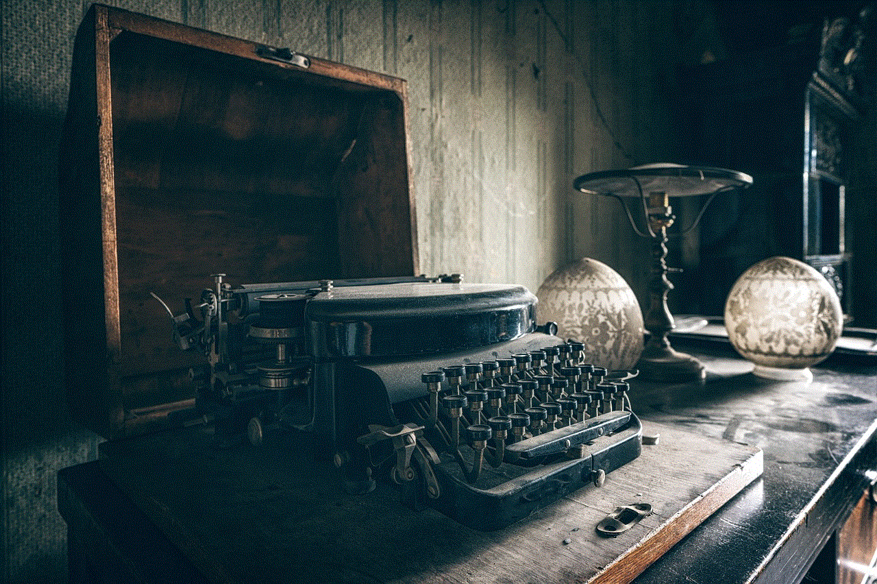 Typewriter Antique