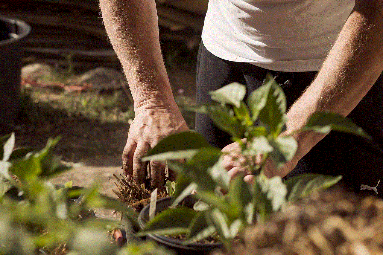 Garden Working Hands